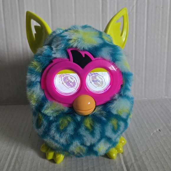 Furby Boom Green 2013 Hasbro Peacock Electronic Pets - Picture 1 of 11